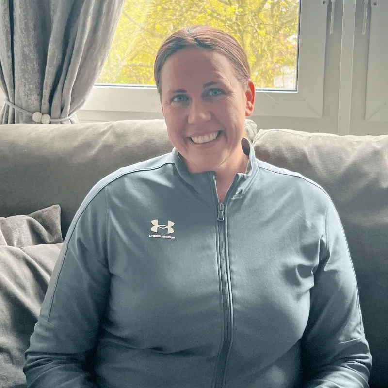 Donna, 41, UK, blu consumer